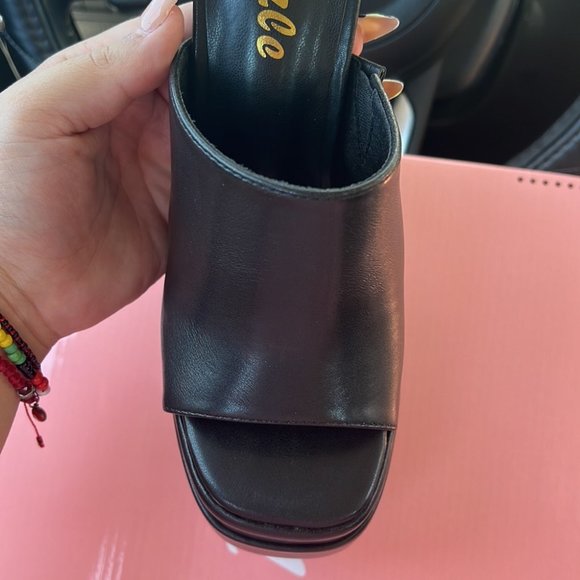 Black Square Open Toe Chunky Heel Platform Size 6.5 *LAST PAIR* - Picture 3 of 11